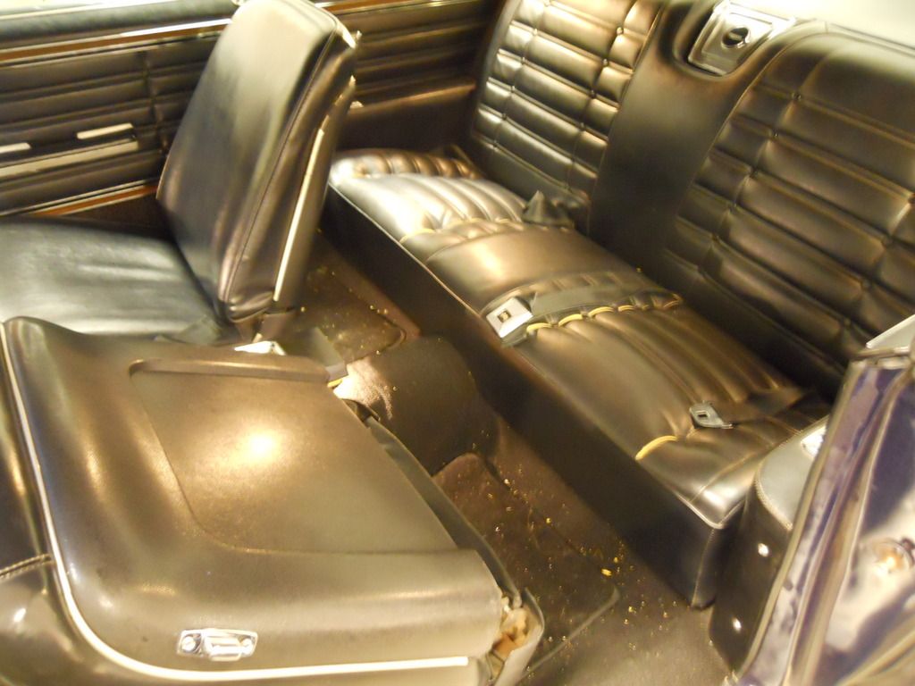 Bucket seat in a 66 Caprice Impala Tech