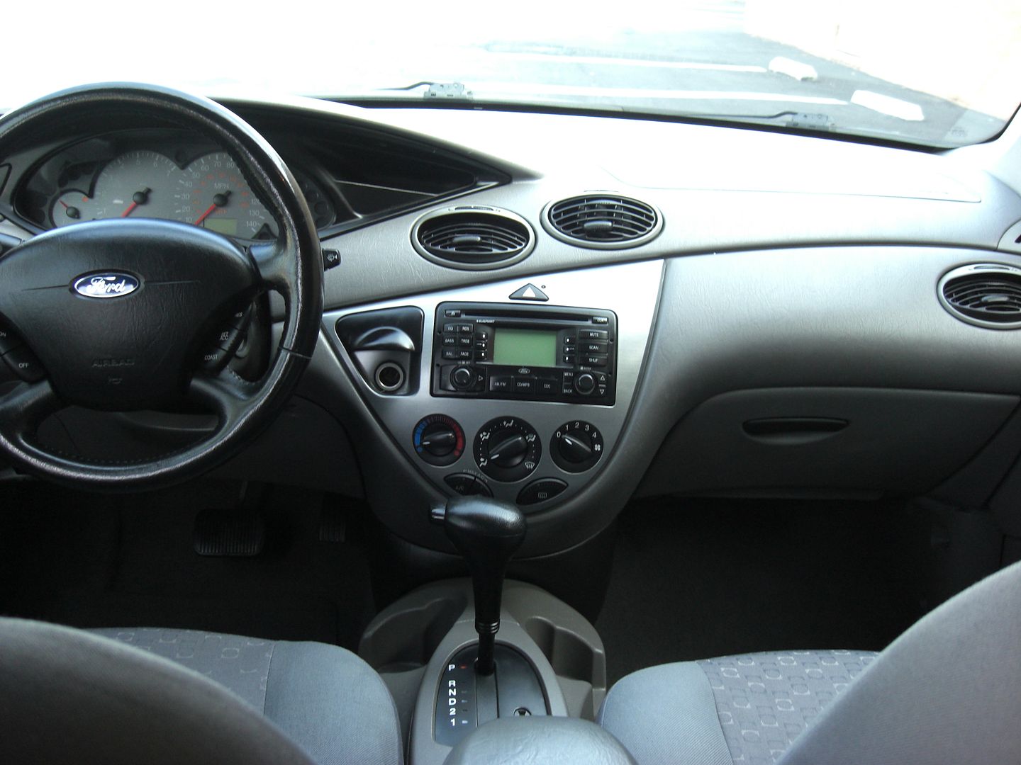 Image 5 of 2003 FORD FOCUS ZX5…
