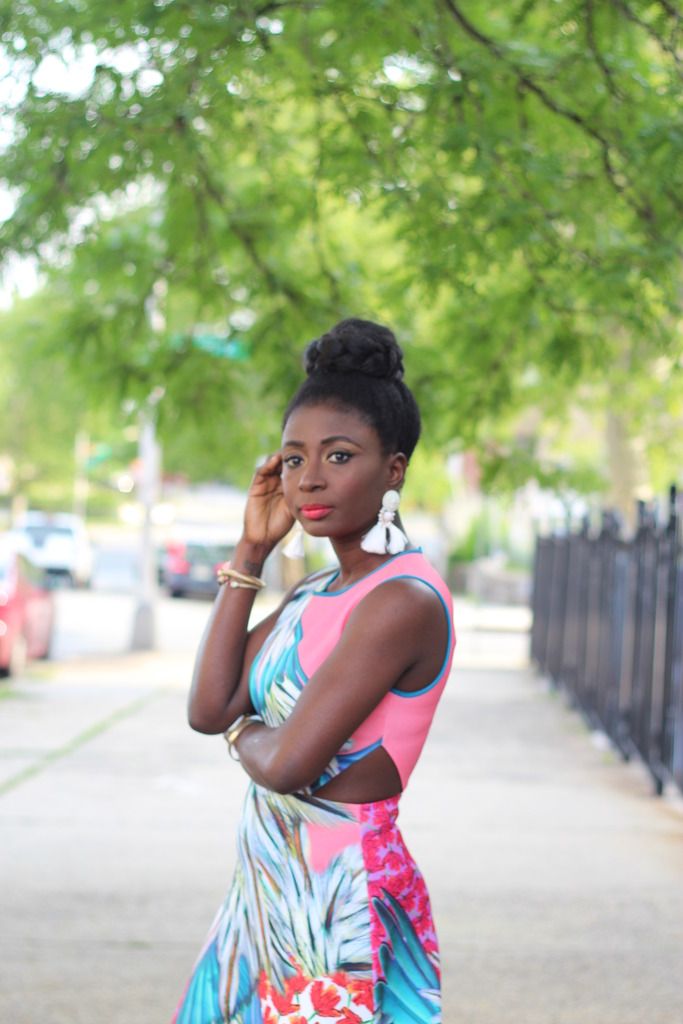  photo Floral-Print-Cut-Out-Dress.jpg