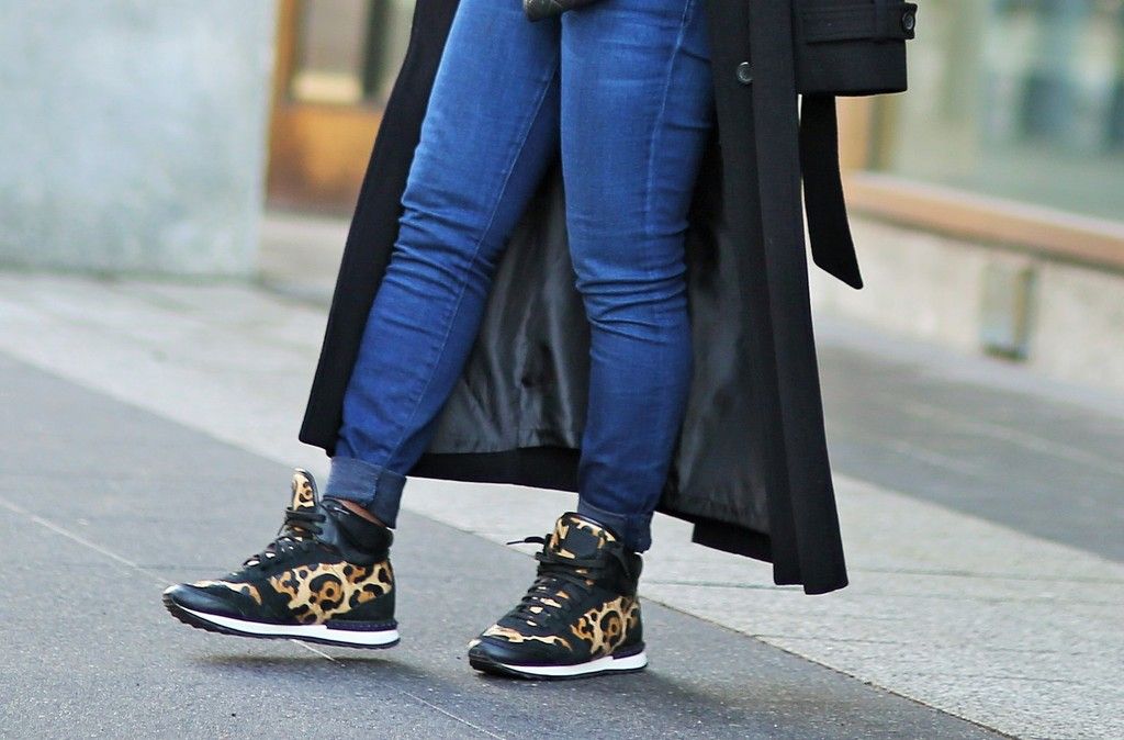  photo Leopard_Sneakers.jpg