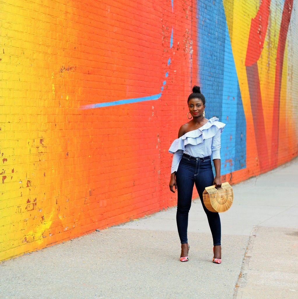  photo Off-The-Shoulder-Top-With-Jeans.jpg