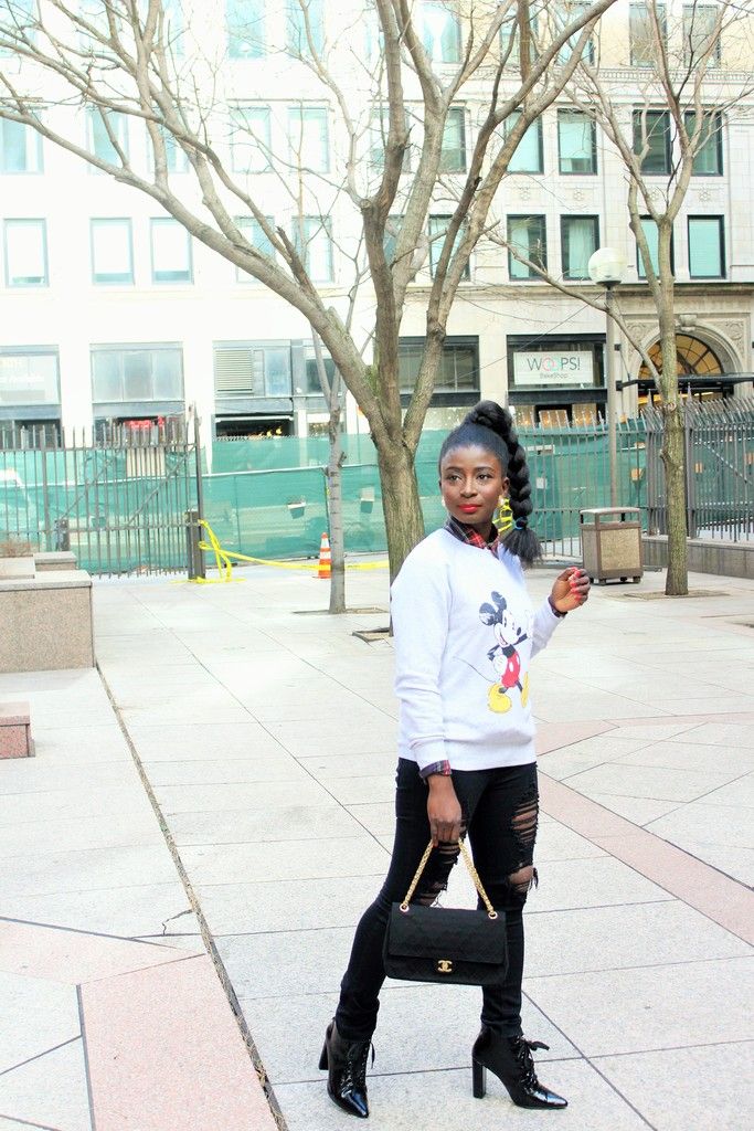  photo Street-Style-Mickey-Mouse-Sweat-Shirt.jpg