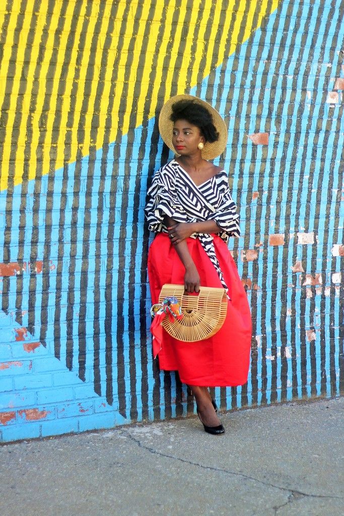 photo Stripes-And-Solids-Outfit-Ideas.jpg