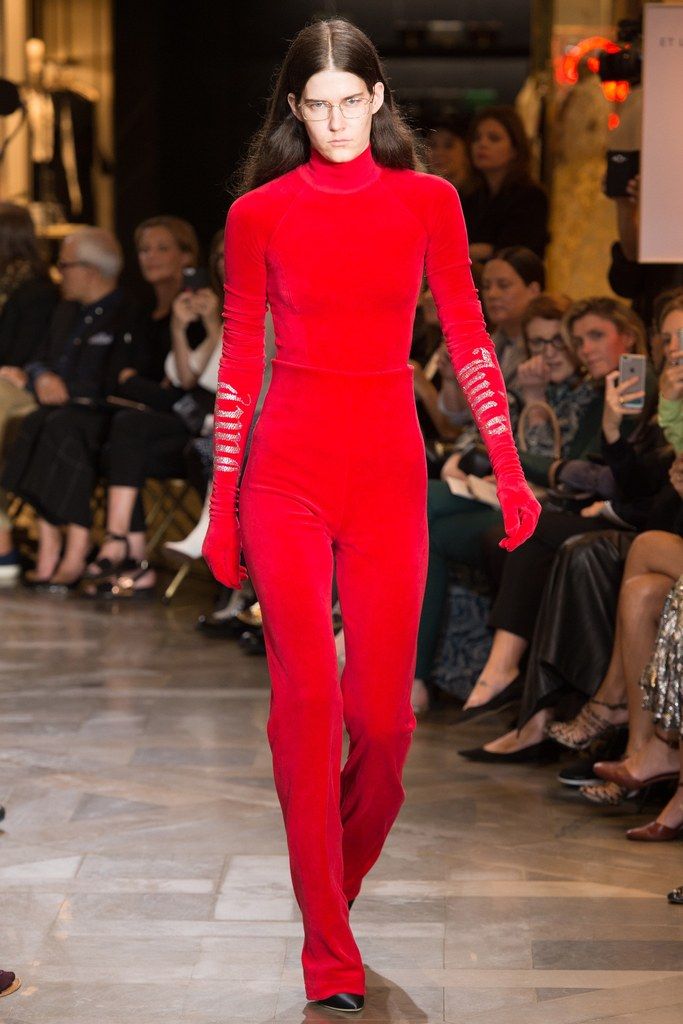  photo Vetements-Juicy-Couture-Collection-Review.jpg