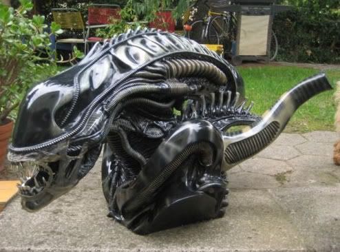 alienbust.jpg
