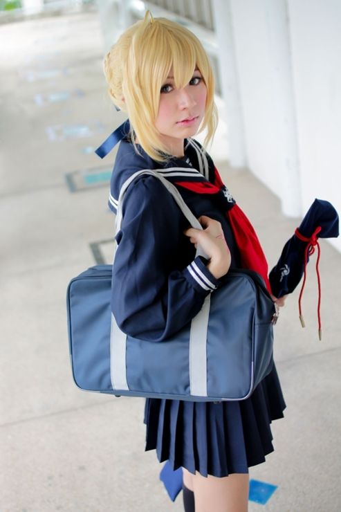 Forum Image: http://i1087.photobucket.com/albums/j478/Lacrexius/Cosplay/FSN/Saber.jpg