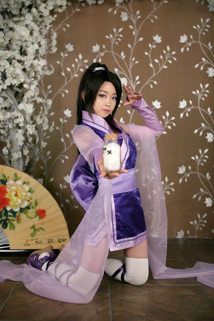 Forum Image: http://i1087.photobucket.com/albums/j478/Lacrexius/Cosplay/TWGOK/ElsieCosplaybyTomia04.jpg