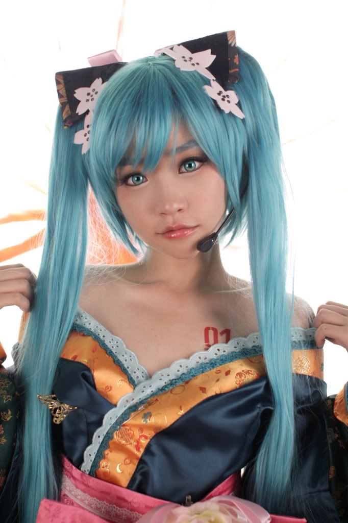 Forum Image: http://i1087.photobucket.com/albums/j478/Lacrexius/Cosplay/Vocaloid/2afbb76448d665b75929abfda8fea0d6.jpg