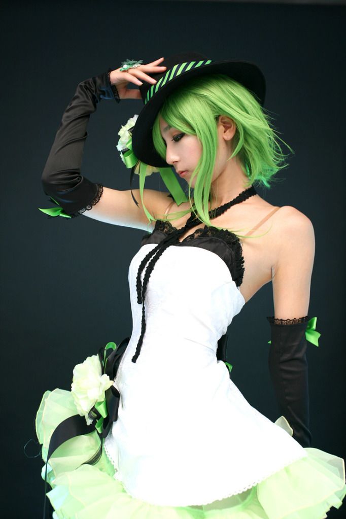 Forum Image: http://i1087.photobucket.com/albums/j478/Lacrexius/Cosplay/VocaloidGumiCamelliaCosplaybyRen01.jpg