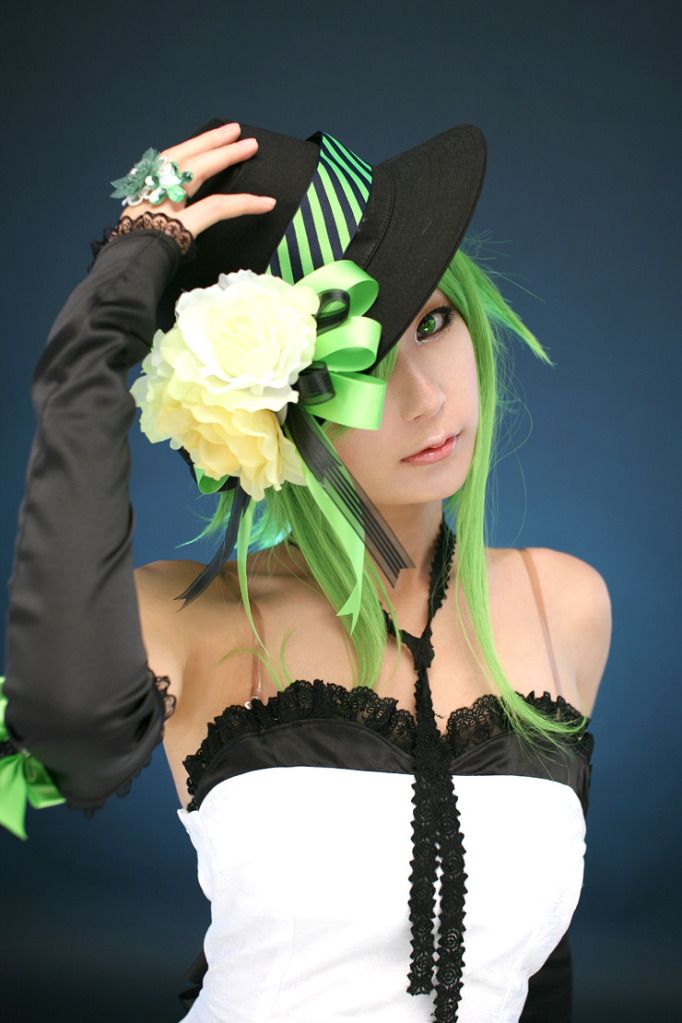 Forum Image: http://i1087.photobucket.com/albums/j478/Lacrexius/Cosplay/VocaloidGumiCamelliaCosplaybyRen02.jpg