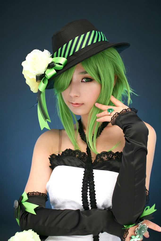 Forum Image: http://i1087.photobucket.com/albums/j478/Lacrexius/Cosplay/VocaloidGumiCamelliaCosplaybyRen03.jpg