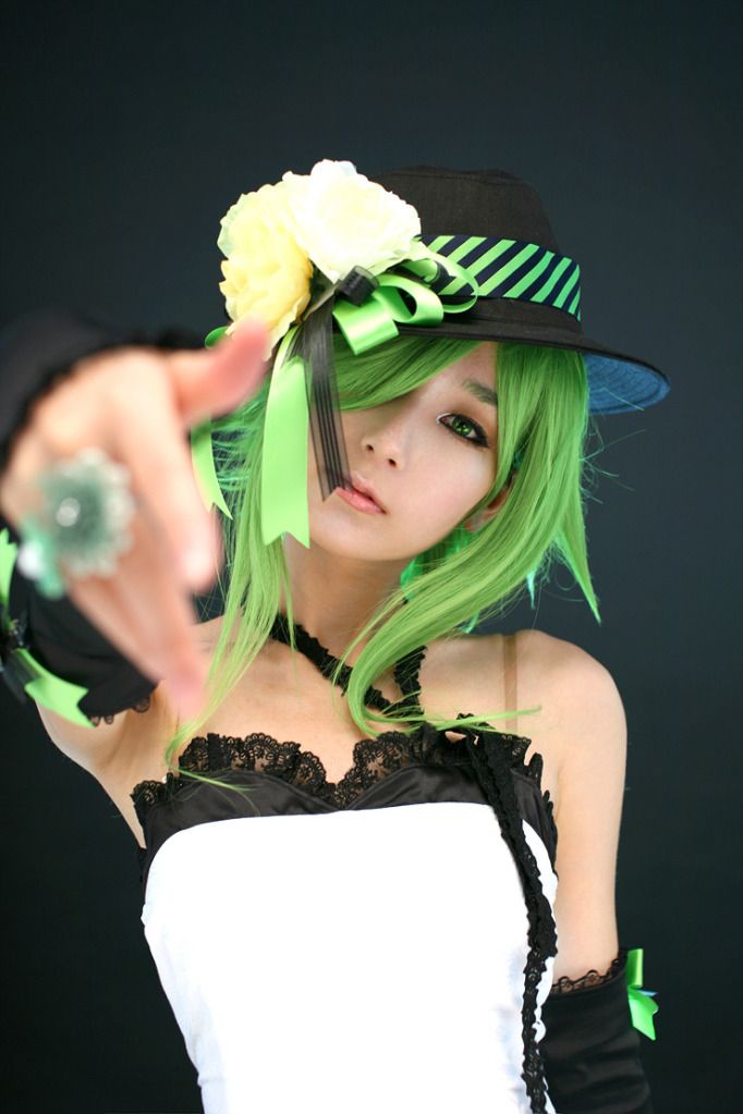 Forum Image: http://i1087.photobucket.com/albums/j478/Lacrexius/Cosplay/VocaloidGumiCamelliaCosplaybyRen04.jpg