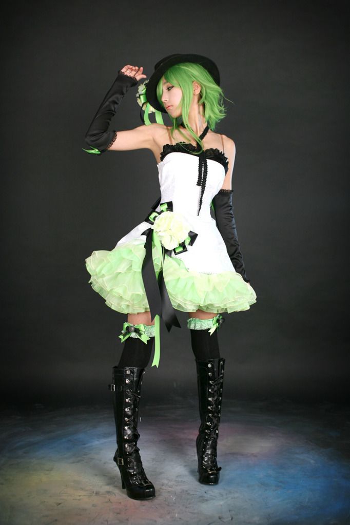 Forum Image: http://i1087.photobucket.com/albums/j478/Lacrexius/Cosplay/VocaloidGumiCamelliaCosplaybyRen05.jpg