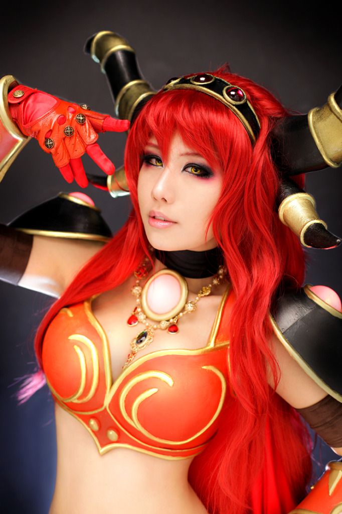 Forum Image: http://i1087.photobucket.com/albums/j478/Lacrexius/Cosplay/World%20of%20Warcraft/Alexstrasza01.jpg