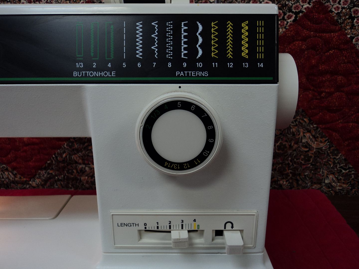 Singer Model 7033 Slant Needle ** Sewing ** Quilting ** Crafting