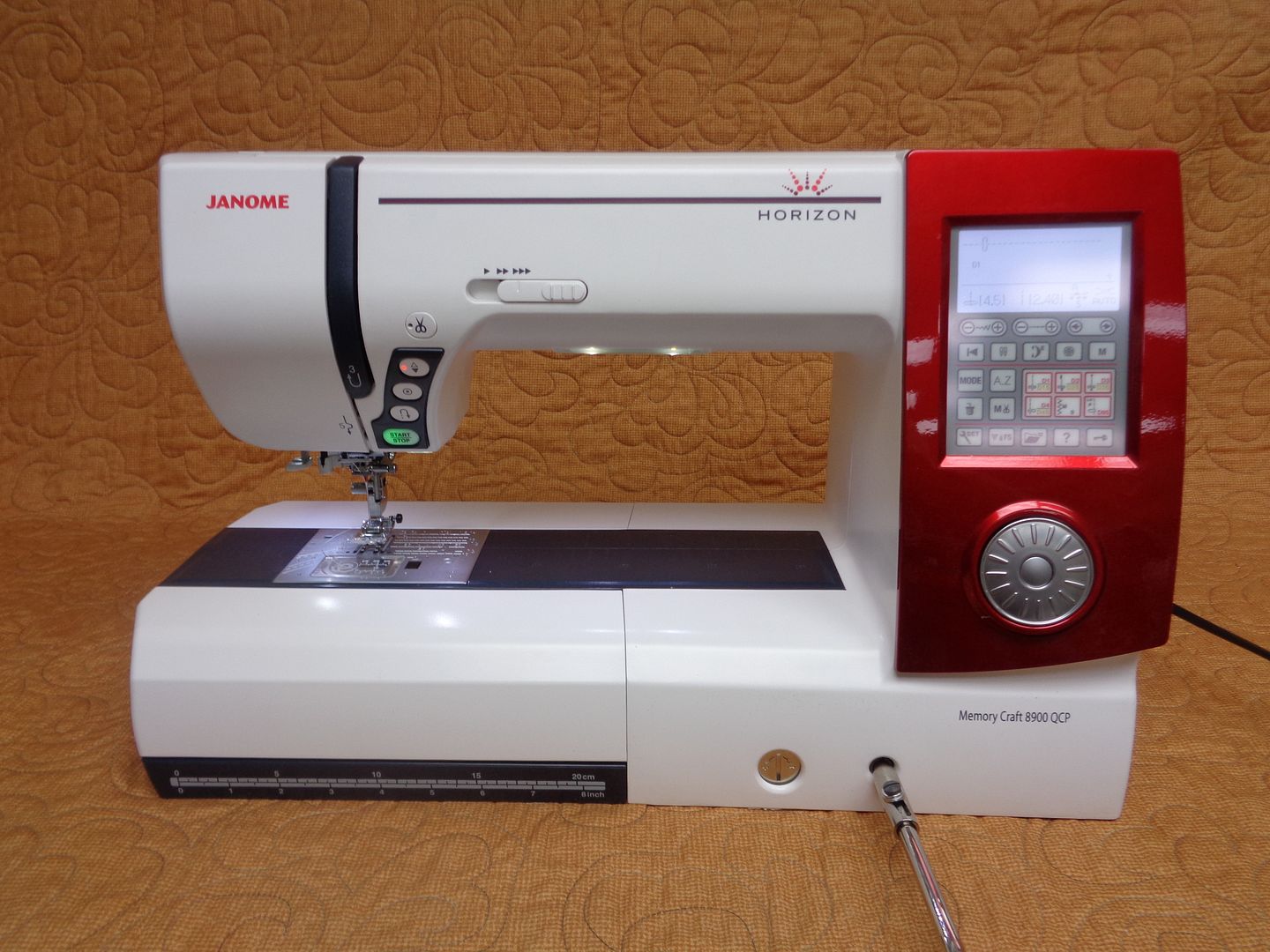 Janome Memory Craft MC8900QCP Sewing * Quilting * Crafting * 11 inch