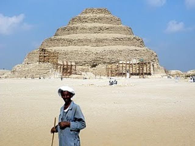 SaqqarapyramidsDjoserssteppyramid19.jpg