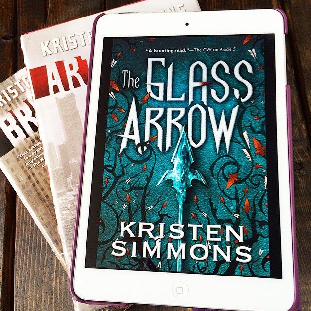 The Reader Bee: Review: The Glass Arrow by Kristen Simmons