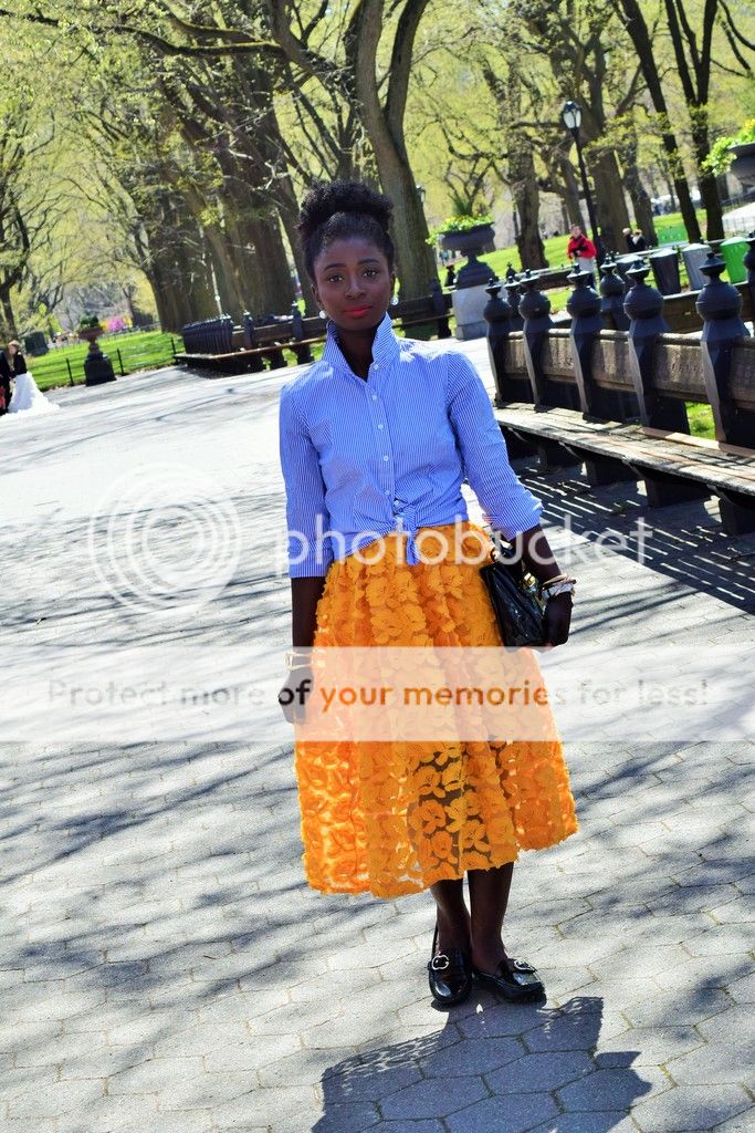  photo Floral-Midi-Skirt-Outfit-Ideas_1.jpg